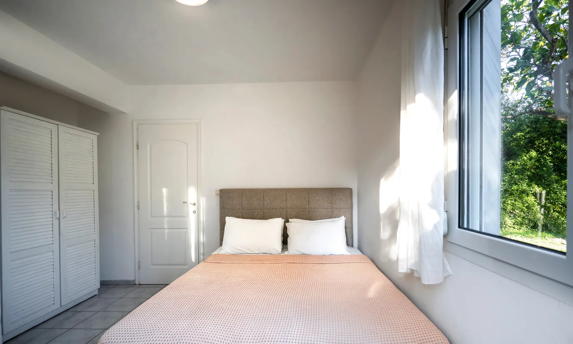 Tiara Holidays - Dionisos Resort - Economy Apartment - bedroom